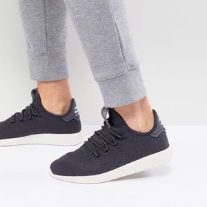 BNWOT PHARELL WILLIAMS HU TENNIS SHOE 🎾